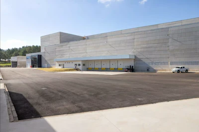 A fábrica de Mandirituba fortalece a produção de marcas chave da companhia: Fórmula Natural, Origens, Magnus e Qualidy.