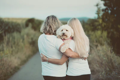 Mães de pet entendem as demandas e necessidades especiais dos filhos caninos como parte natural da convivência familiar.