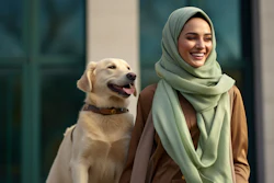 Vista Frontal Mulher Islamica Com Cao