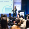 Seminários do Petfood Forum Brasil aconteceram no dia 14 de agosto, das 14h às 16h, no Distrito Anhembi, em São Paulo. Na foto: Fabiano César Sá palestra sobre processos e tecnologias de segurança de alimentos.