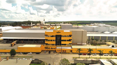 Expansão pulverizada em pequenos pet shops deu corpo à Adimax. Hoje, a empresa conta com sete fábricas próprias.